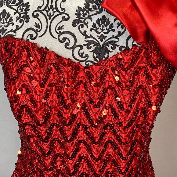 Vintage red sequin mermaid style dress with bow and tulle - Picture 5 of 9